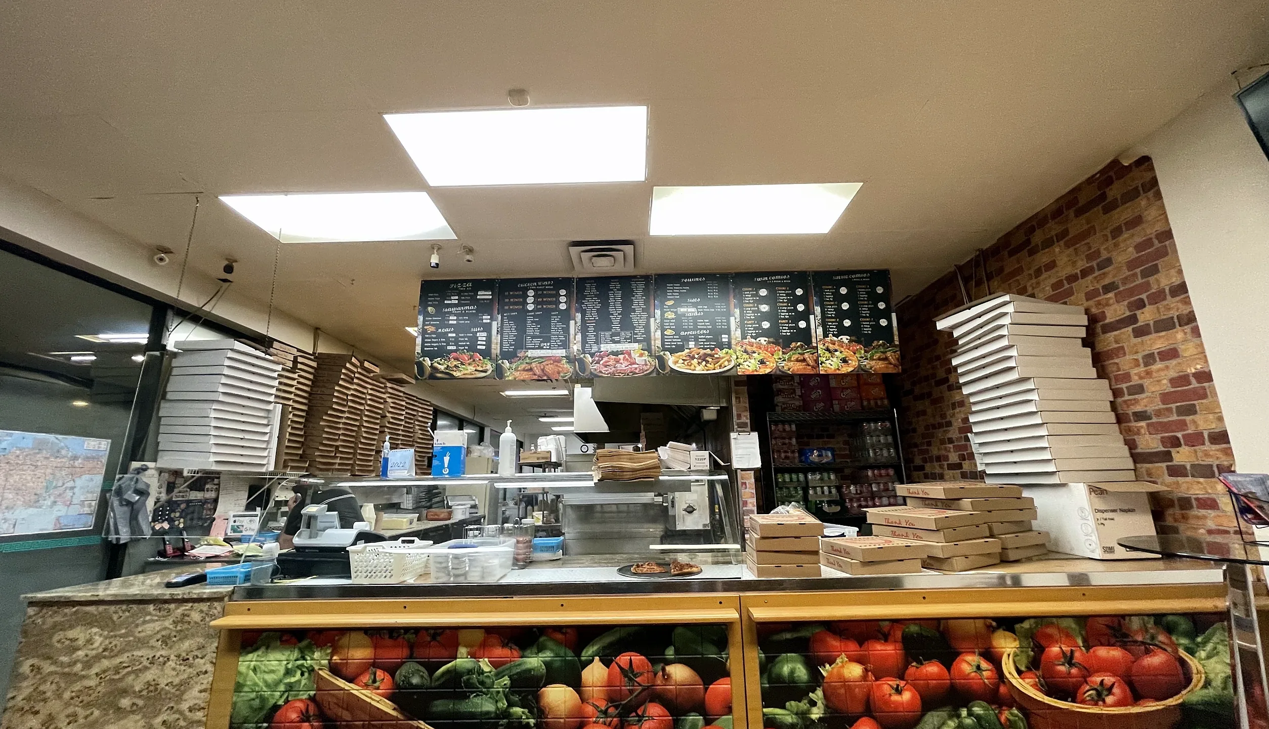 Lava Pizza & Wings counter